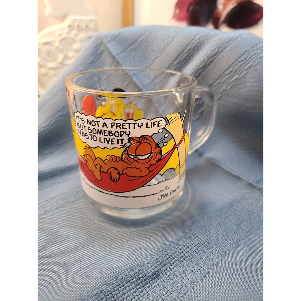 Vintage 1978 Garfield McDonald’s Hammock Mug Glass “It’s Not a Pretty Life”